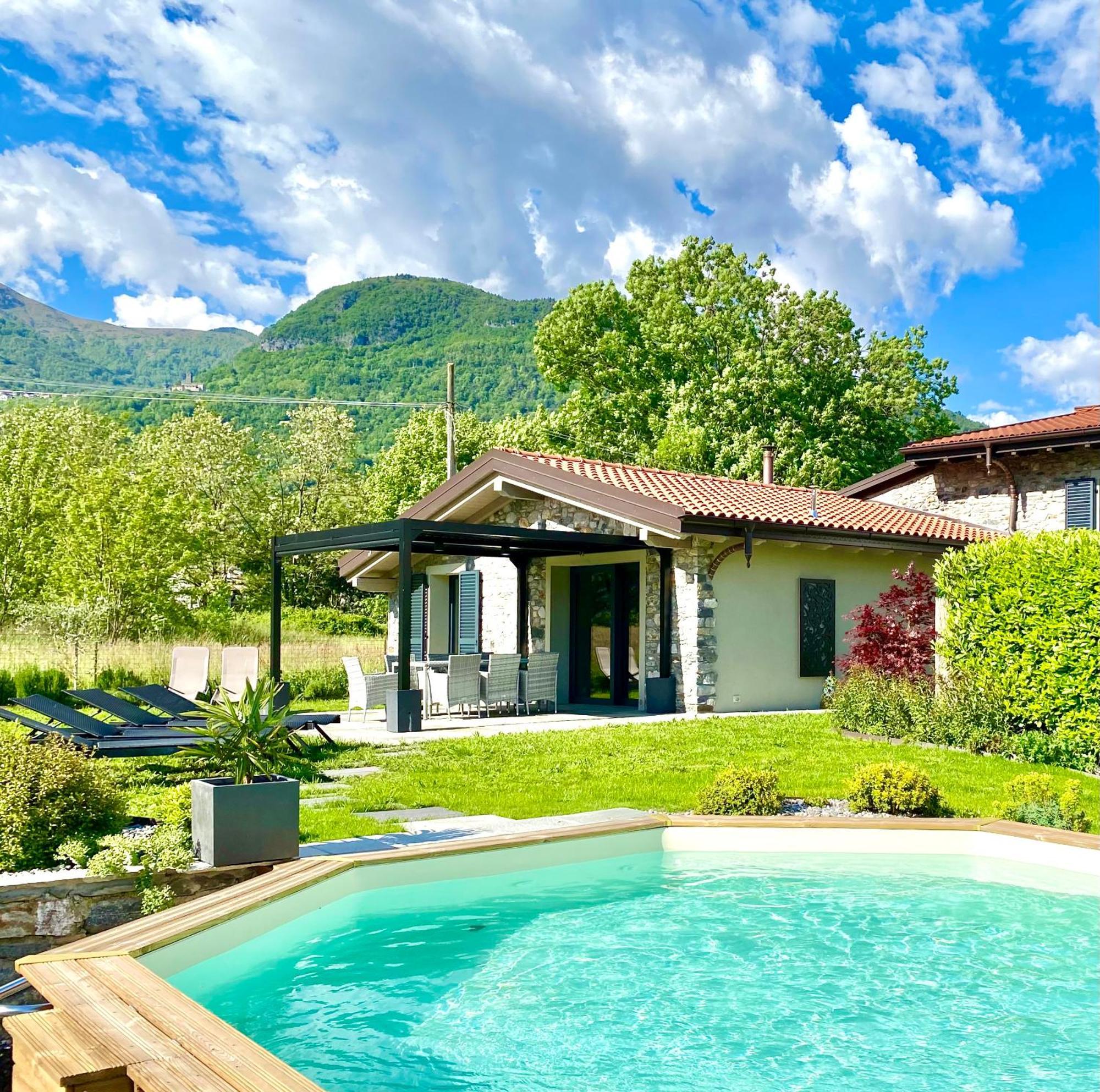 Villa Larius 赫拉弗多纳 外观 照片