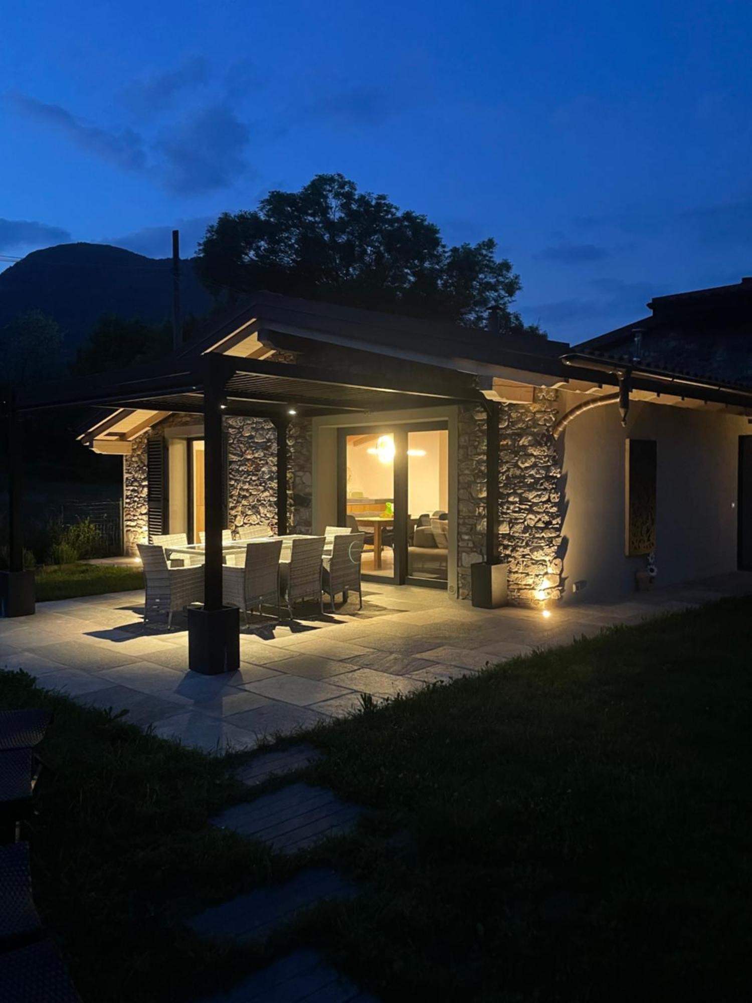 Villa Larius 赫拉弗多纳 外观 照片
