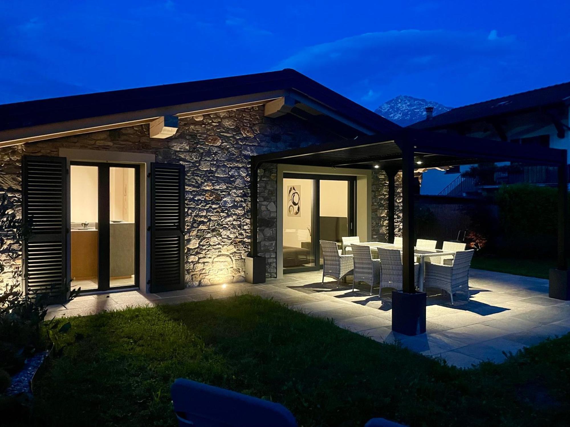 Villa Larius 赫拉弗多纳 外观 照片